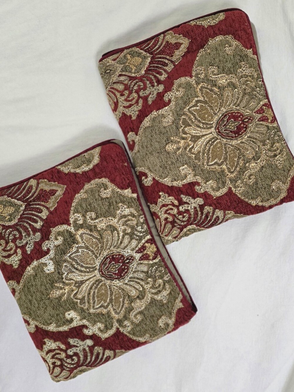 J Queen NY Cerino Woven Chenille Damask Standard Shams Crimson/Chocolate EUC. - Picture 2 of 12
